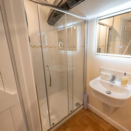 3 Bed In 82775