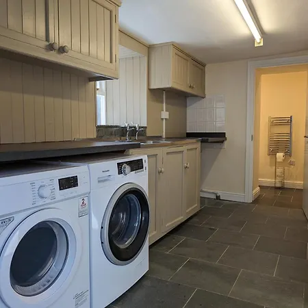3 Bed In 82775 Ferienhaus